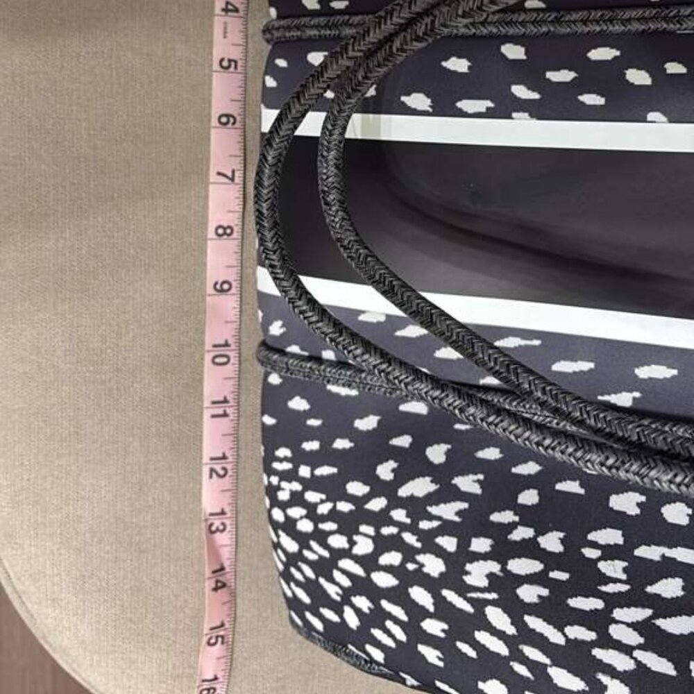 Brand New with Tags (NWT) Black & White Neoprene Tote and Matching Pouch Set! - Picture 9 of 10